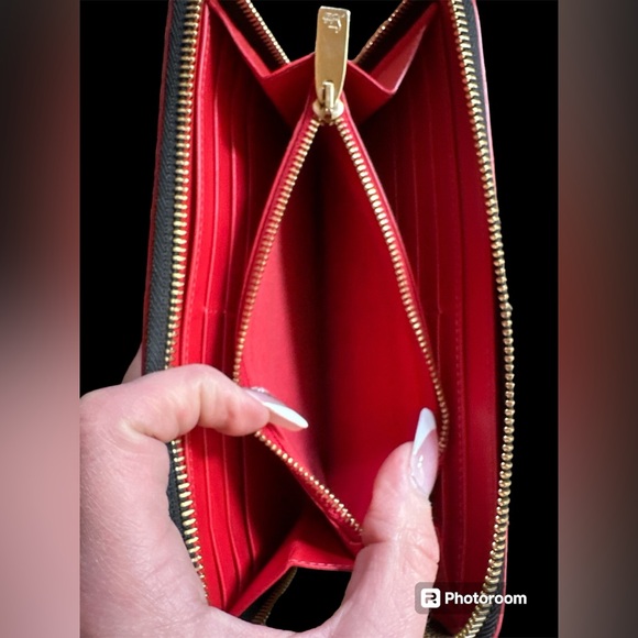 Christian Louboutin cheetah full zip around long wallet! LIKE NEW!! - Picture 7 of 8
